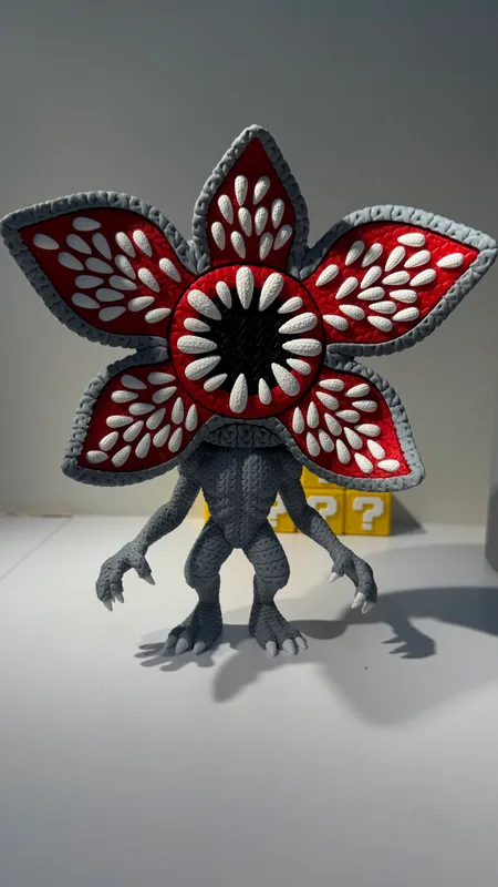 STRANGER THINGS DEMOGORGON LANA